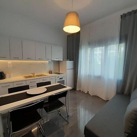 D4 Central Luxury Apartment Volos Eksteriør billede