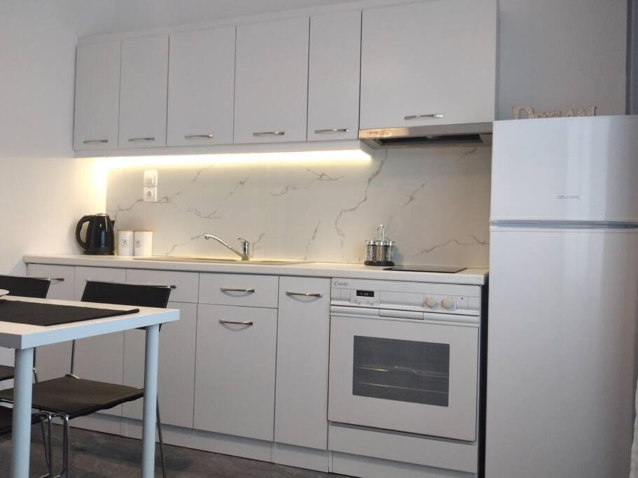 D4 Central Luxury Apartment Volos Eksteriør billede